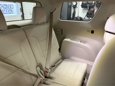 Used 2023 GMC Acadia Denali w/ Denali Technology Package image 26