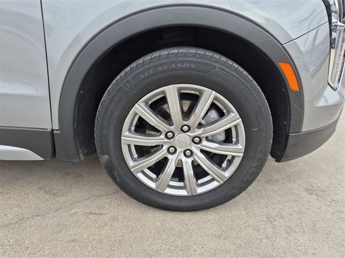Used 2023 Cadillac XT4 Premium Luxury image 10