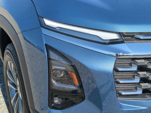 New 2026 Chevrolet Equinox LT w/ Safety and Technology Package FWD image 12