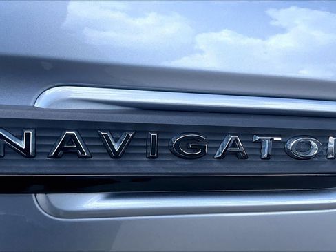 Used 2023 Lincoln Navigator Reserve RWD image 10