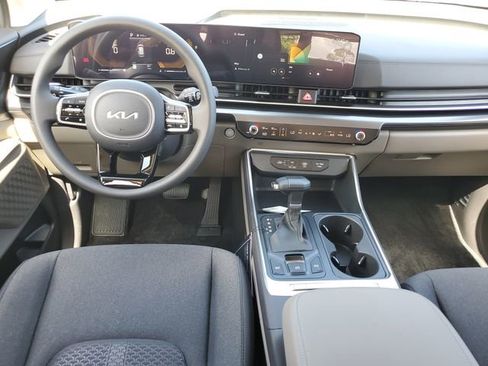 New 2026 Kia Carnival LX image 6