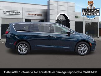 Used 2024 Chrysler Pacifica Touring-L AWD/4WD video 2