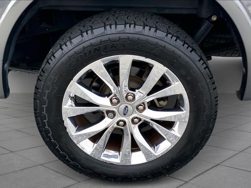 Used 2016 Ford F150 Lariat w/ Equipment Group 502A Luxury image 10