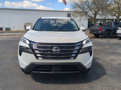 Certified 2026 Nissan Rogue SV FWD image 9