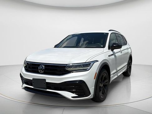 Used 2023 Volkswagen Tiguan SE R-Line FWD image 1