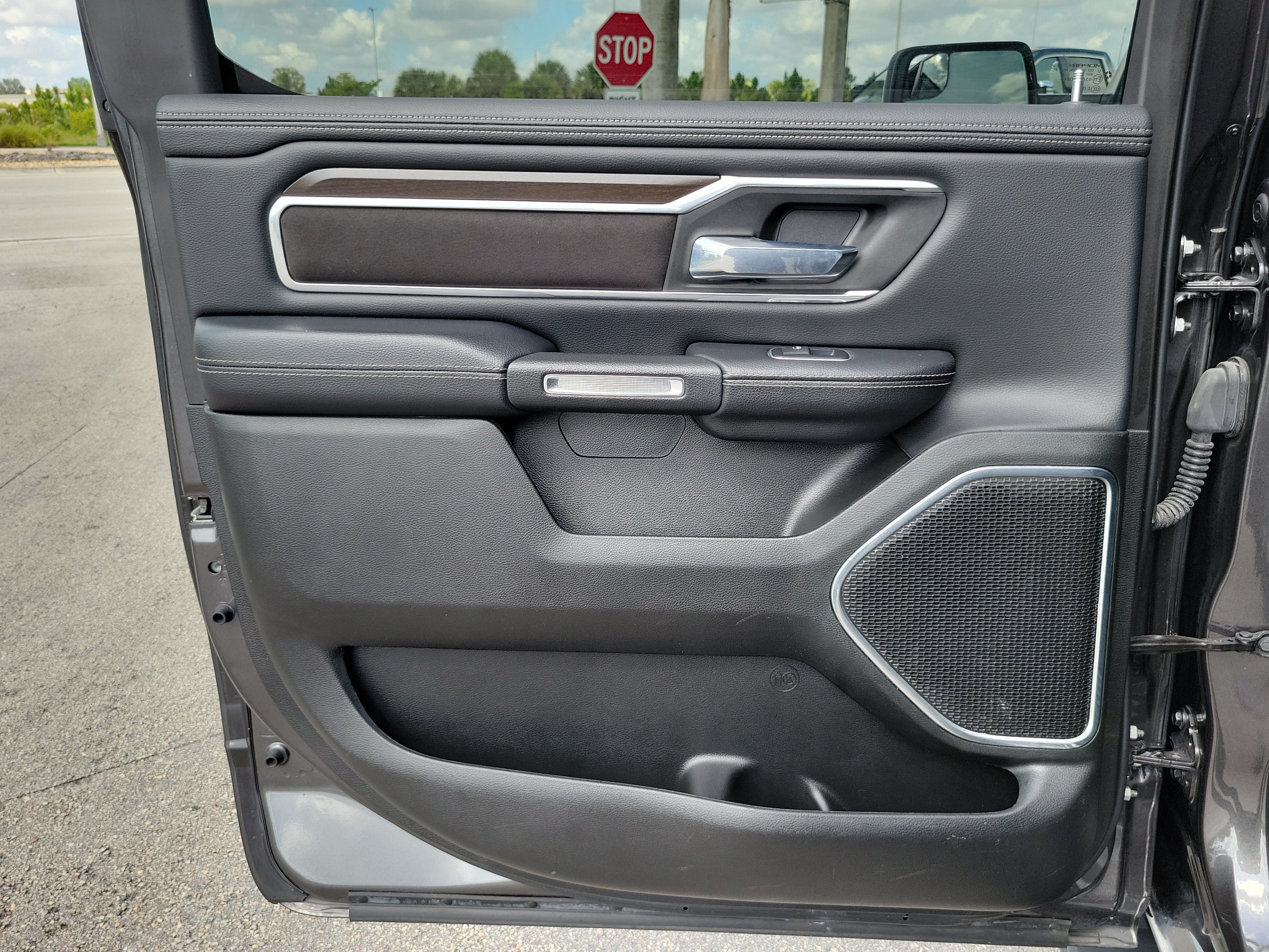 Used 2022 RAM 1500 Laramie RWD image 24