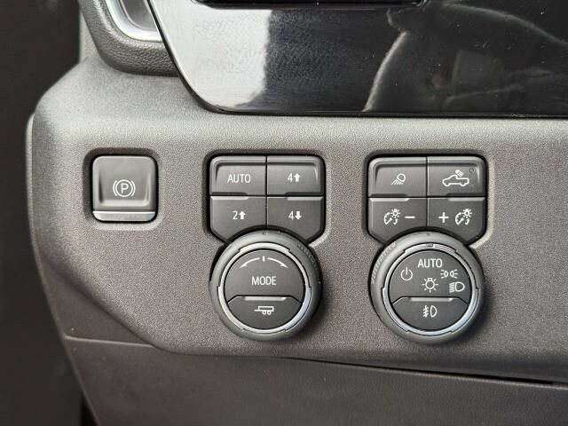 Used 2022 Chevrolet Silverado 1500 LTZ AWD/4WD image 20