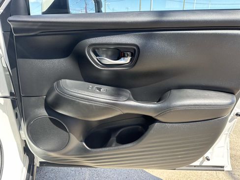 Used 2023 Honda HR-V EX-L image 13