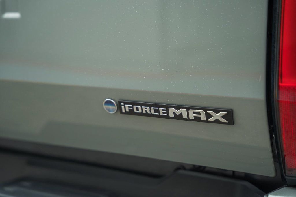 Used 2025 Toyota Tundra Limited AWD/4WD image 9