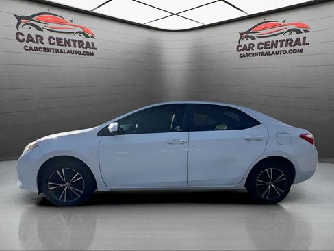 Used 2016 Toyota Corolla LE image 2