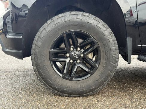 Used 2021 Chevrolet Silverado 1500 LT Trail Boss AWD/4WD image 11
