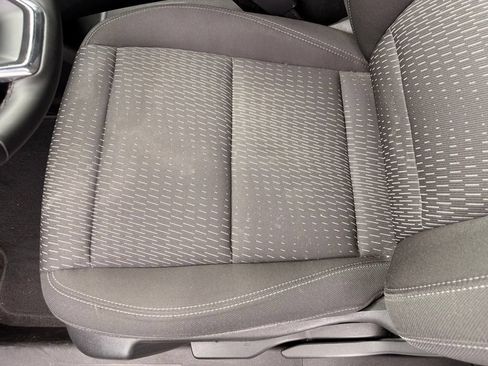 Used 2025 Chevrolet Equinox LT w/ Safety and Technology Package FWD image 24