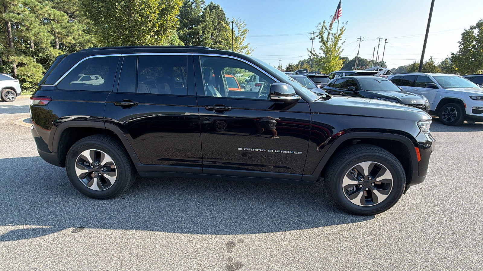 Used 2024 Jeep Grand Cherokee Limited 4xe AWD/4WD image 7
