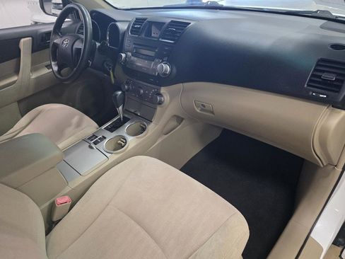 Used 2011 Toyota Highlander 2WD w/ Tow Pkg image 20