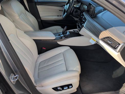 Used 2018 BMW M550i xDrive AWD/4WD image 39