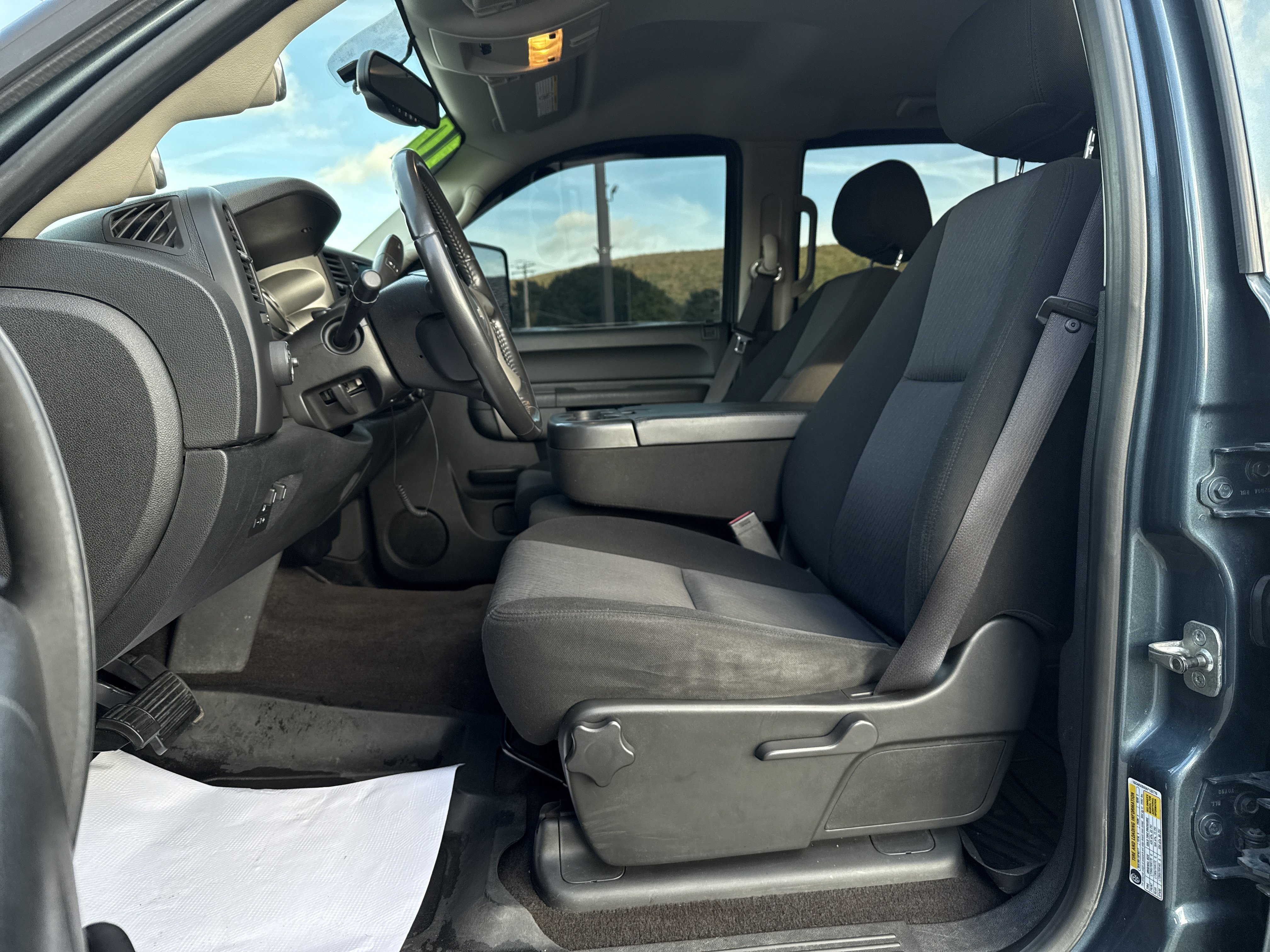 Used 2010 Chevrolet Silverado 2500 LT w/ Exterior Plus Package AWD/4WD image 12