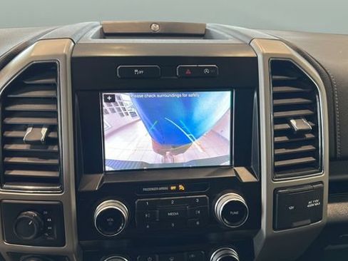 Used 2019 Ford F150 Lariat w/ Equipment Group 502A Luxury AWD/4WD image 12
