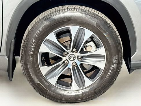Certified 2026 Toyota Highlander XLE AWD/4WD image 33