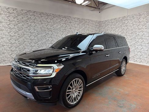 Used 2023 Ford Expedition Max Platinum AWD/4WD image 3