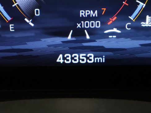 Used 2024 Chevrolet Traverse LT image 39