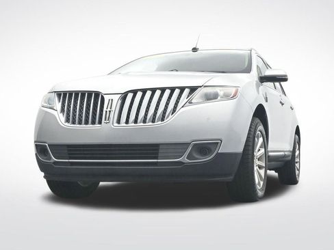 Used 2015 Lincoln MKX FWD w/ Equipment Group 101A image 33