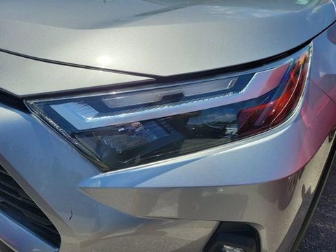 Used 2022 Toyota RAV4 XLE Premium FWD image 10