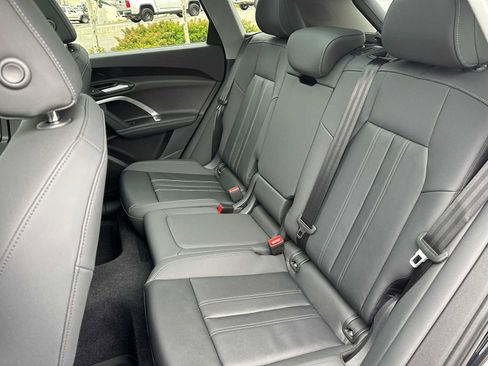 New 2025 Audi Q5 Premium image 17