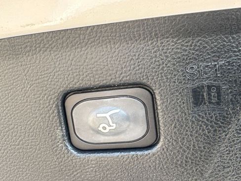 Used 2020 Ford Edge ST-Line FWD image 36