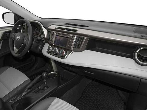 Used 2013 Toyota RAV4 LE image 18