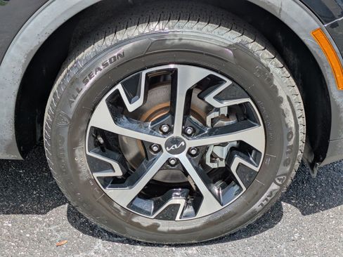Certified 2023 Kia Sportage EX AWD/4WD image 8