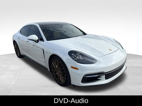 Used 2018 Porsche Panamera RWD image 2