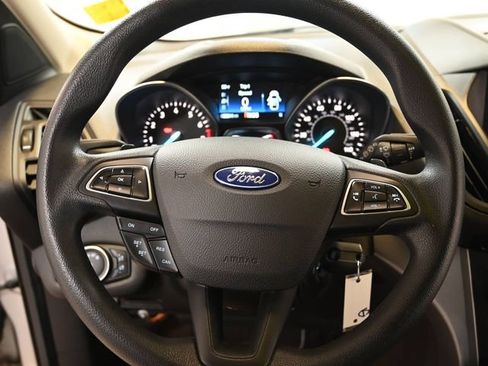 Used 2017 Ford Escape SE w/ Equipment Group 201A AWD/4WD image 4