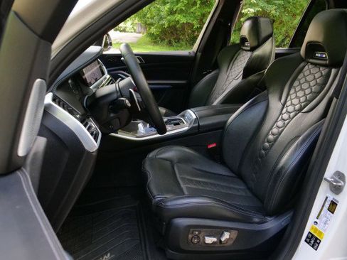 Used 2020 BMW X5 M w/ Executive Package AWD/4WD image 3