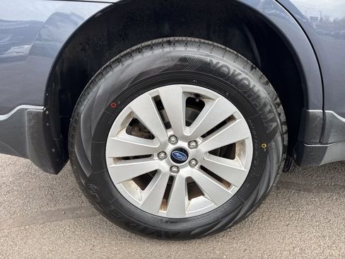 Used 2017 Subaru Outback 2.5i Premium image 9