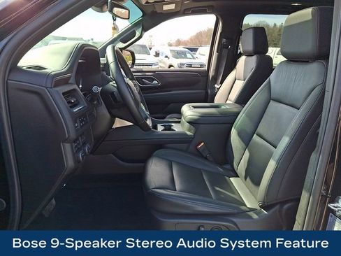 Used 2024 Chevrolet Suburban Z71 image 2