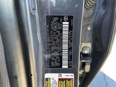 Used 2025 Toyota Camry SE image 32