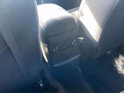 Certified 2017 Ford Explorer XLT w/ Equipment Group 201A image 32