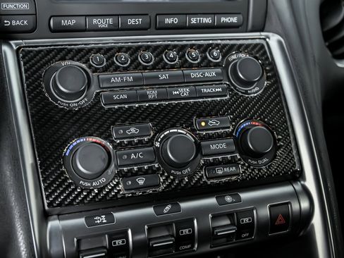 Used 2009 Nissan GT-R Premium image 34