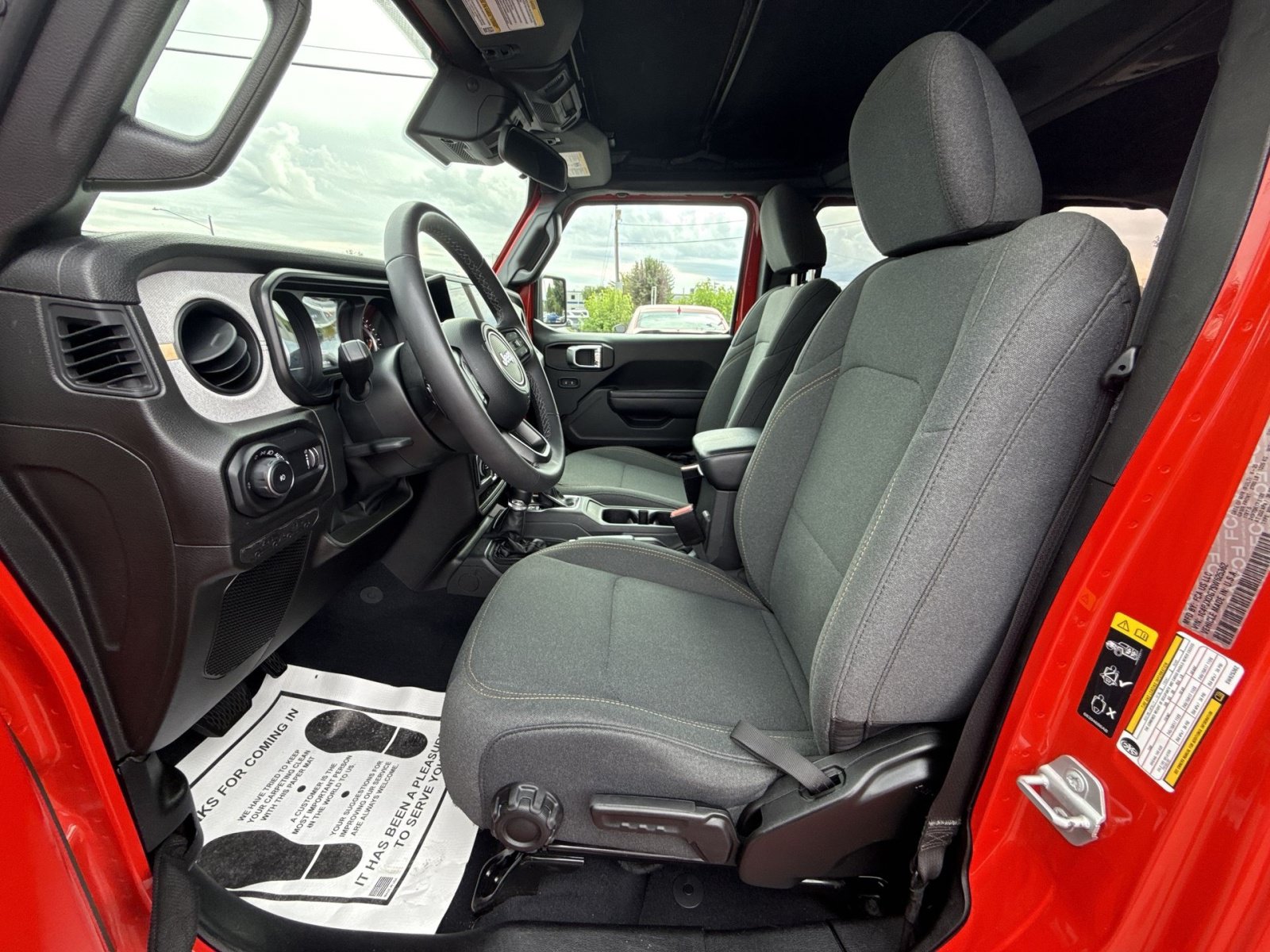 Used 2025 Jeep Wrangler Unlimited Sport AWD/4WD image 13