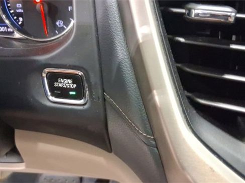 Used 2022 GMC Acadia Denali w/ Denali Technology Package image 33