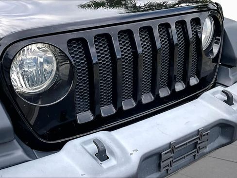 Used 2018 Jeep Wrangler Unlimited Sport S AWD/4WD image 28