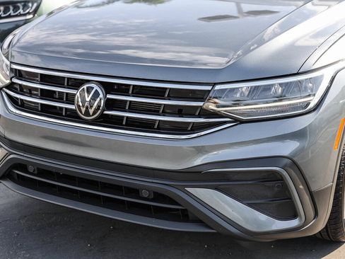 Used 2022 Volkswagen Tiguan SE AWD/4WD image 17