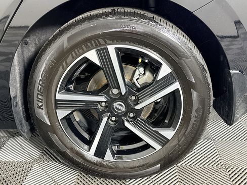 Used 2025 Nissan Sentra SV FWD image 36