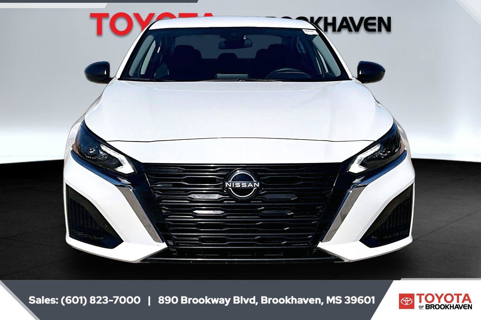 Used 2025 Nissan Altima 2.5 SV FWD image 3