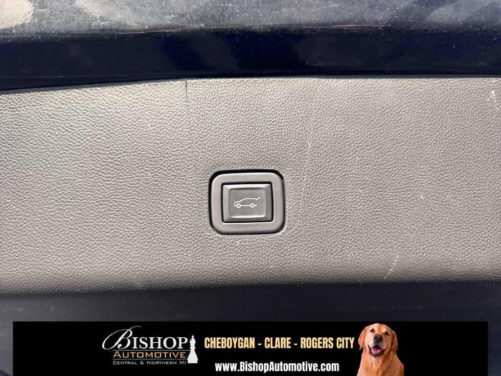 Used 2023 Chevrolet Traverse LT w/ LPO, Floor Liner Package AWD/4WD image 20