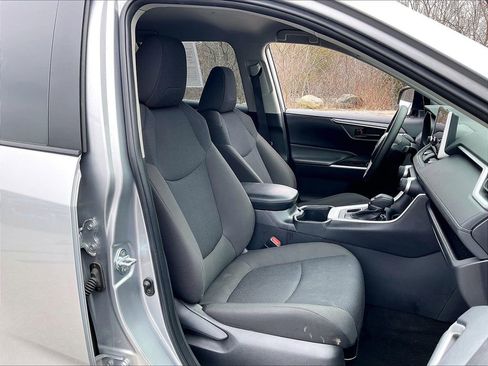 Used 2025 Toyota RAV4 LE image 10