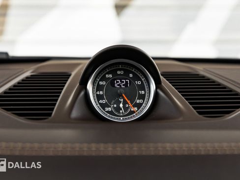 Used 2018 Porsche 911 Turbo S image 31