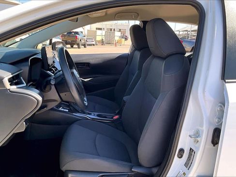 Used 2022 Toyota Corolla LE image 8