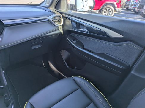Used 2025 Chevrolet TrailBlazer ACTIV w/ Convenience Package image 16