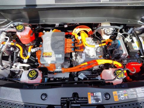 Used 2023 Chevrolet Bolt EUV Premier w/ Sun & Sound Package image 9